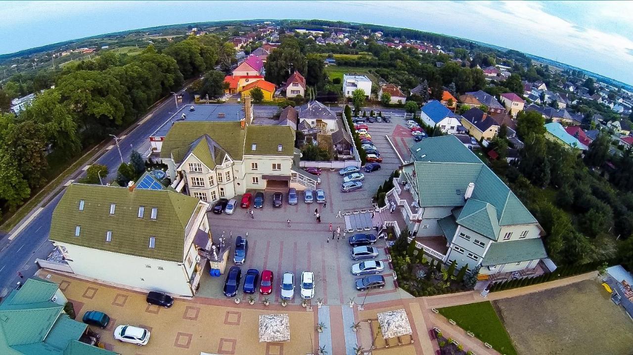 Parish Bull Hotel Kisvárda Exterior foto