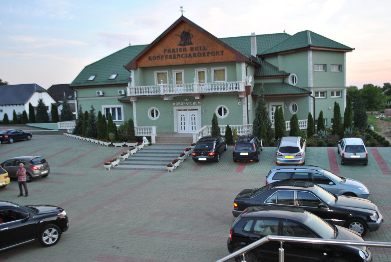 Parish Bull Hotel Kisvárda Exterior foto