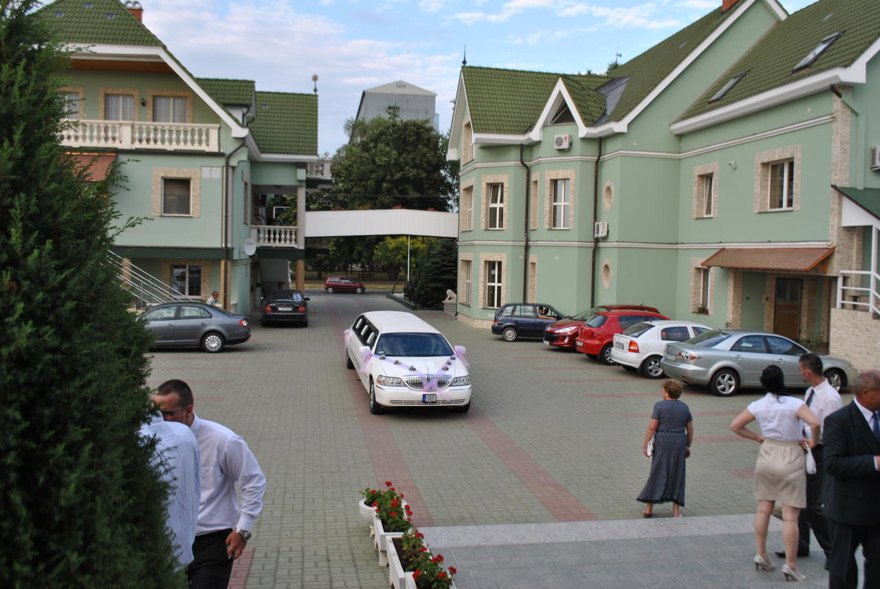 Parish Bull Hotel Kisvárda Exterior foto